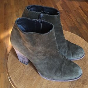 Stuart Weizmann Olive Suede Booties